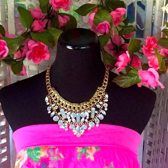 💖💎 Clear Rhinestone & Gold colored Bib Statement Necklace  🌸GUC🌸  💎💖 - Picture 4 of 16